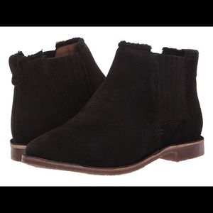 Seychelles Pool Booties.